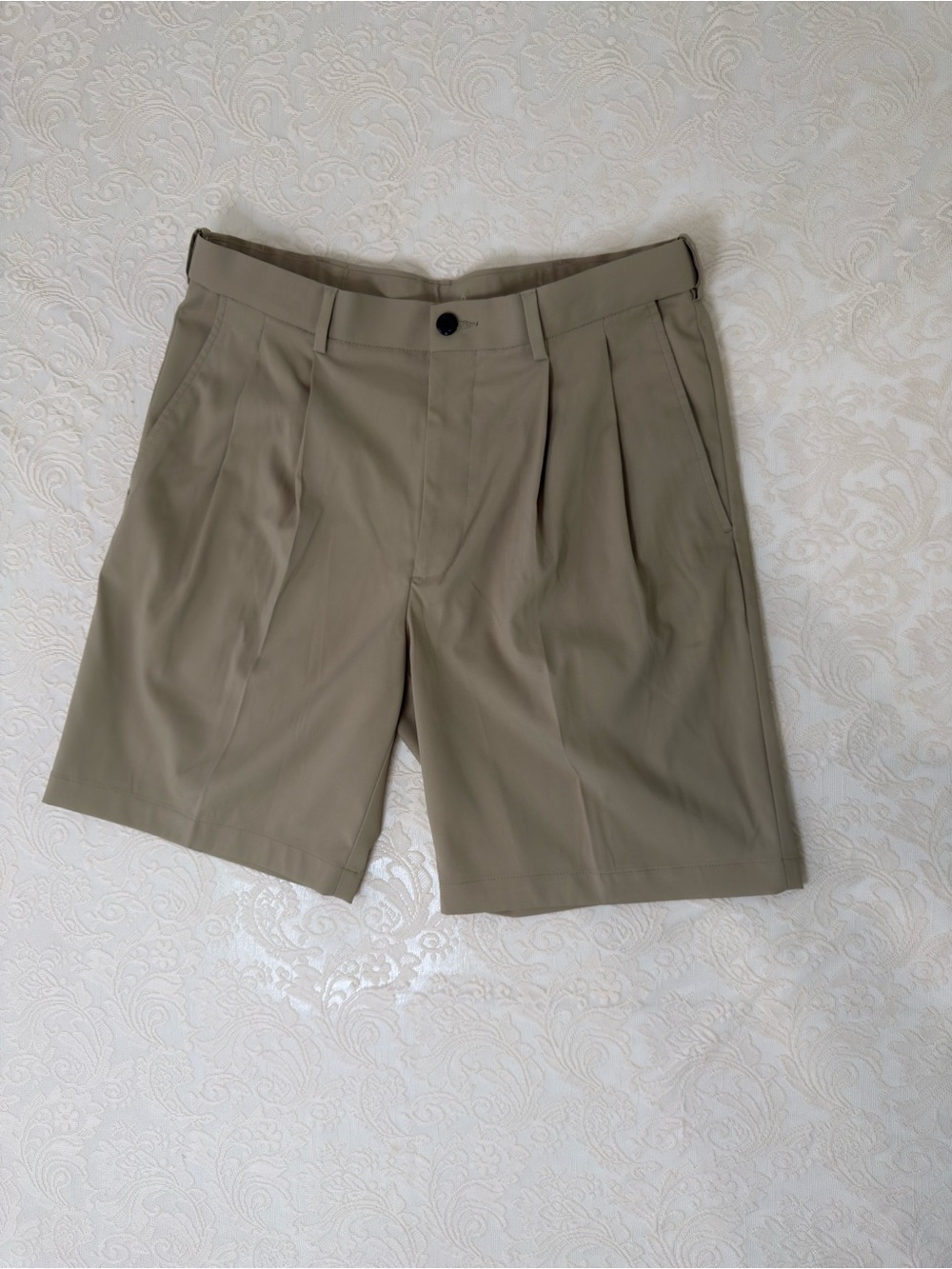Savane Men's Pleated Chino Shorts Khaki Beige Size 32 Casual